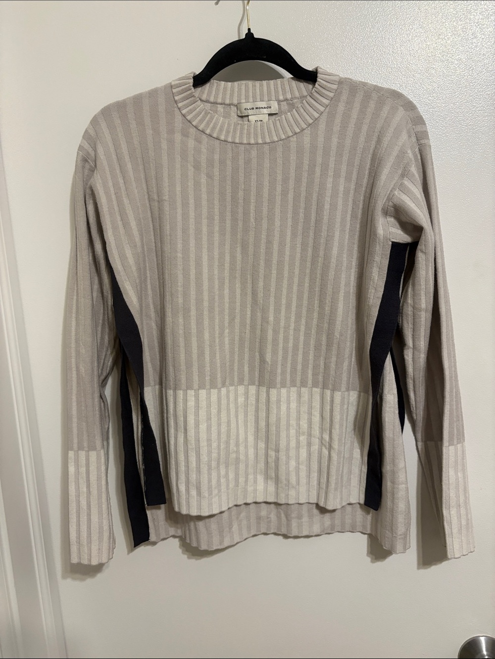 Club Monaco Beige and Navy Colorblock Ribbed Sweater
